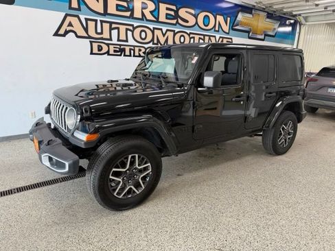 Used 2025 Jeep Wrangler Unlimited Sahara AWD/4WD image 1