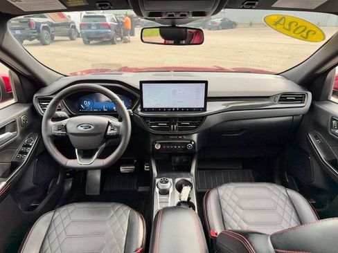 Used 2024 Ford Escape ST-Line Elite w/ Premium Technology Package AWD/4WD image 15