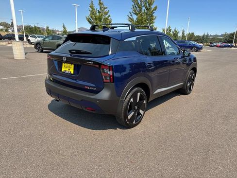 Used 2025 Nissan Kicks SR AWD/4WD image 3