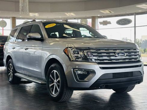 Used 2020 Ford Expedition XLT w/ Equipment Group 202A AWD/4WD image 4