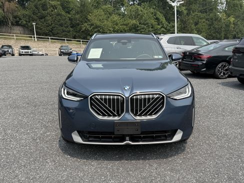 Used 2025 BMW X3 xDrive30i w/ Premium Package AWD/4WD image 2