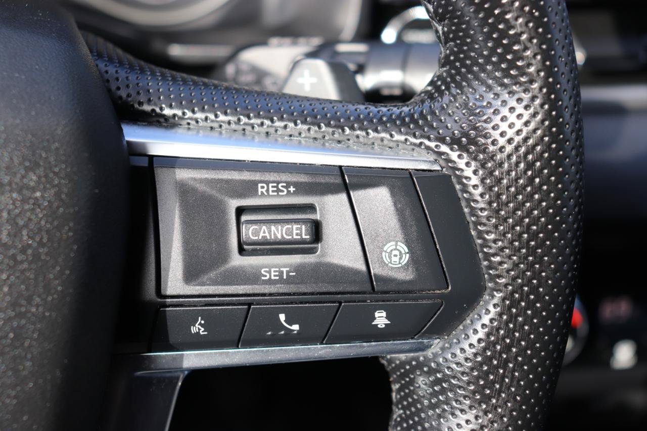 Used 2024 Mitsubishi Outlander AWD image 32