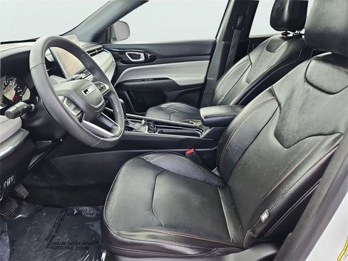 Used 2023 Jeep Compass Limited w/ Sun and Sound Group image 33