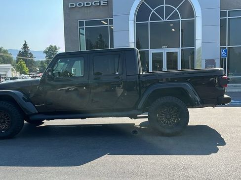 Used 2022 Jeep Gladiator Overland AWD/4WD image 8