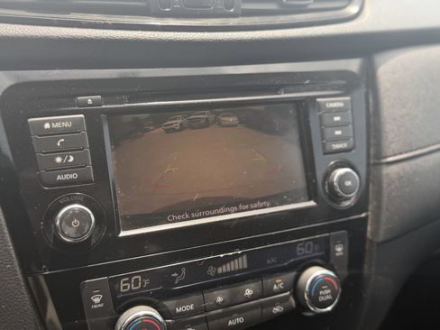 Used 2018 Nissan Rogue SV FWD image 19
