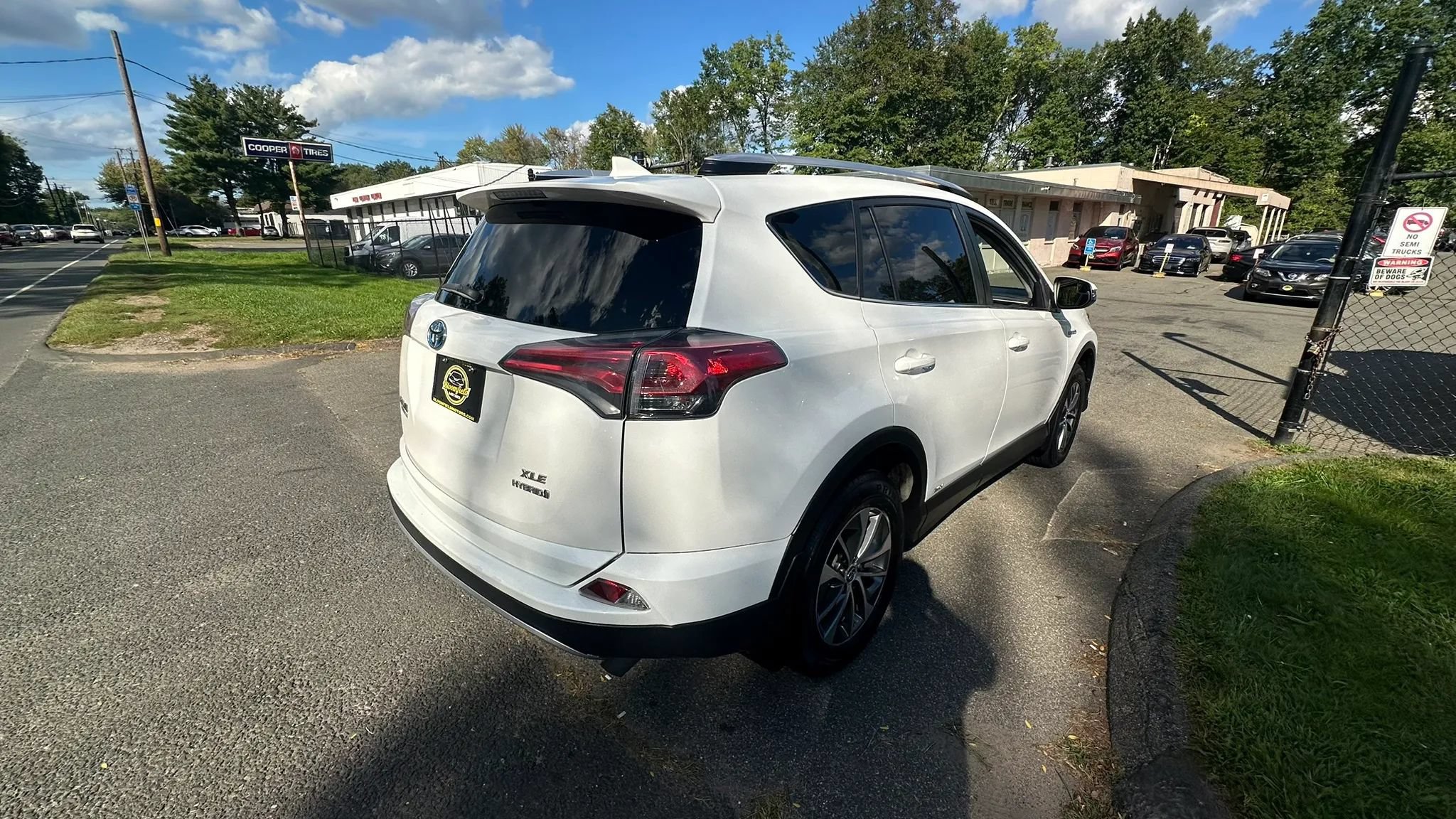 Used 2016 Toyota RAV4 XLE AWD/4WD image 5