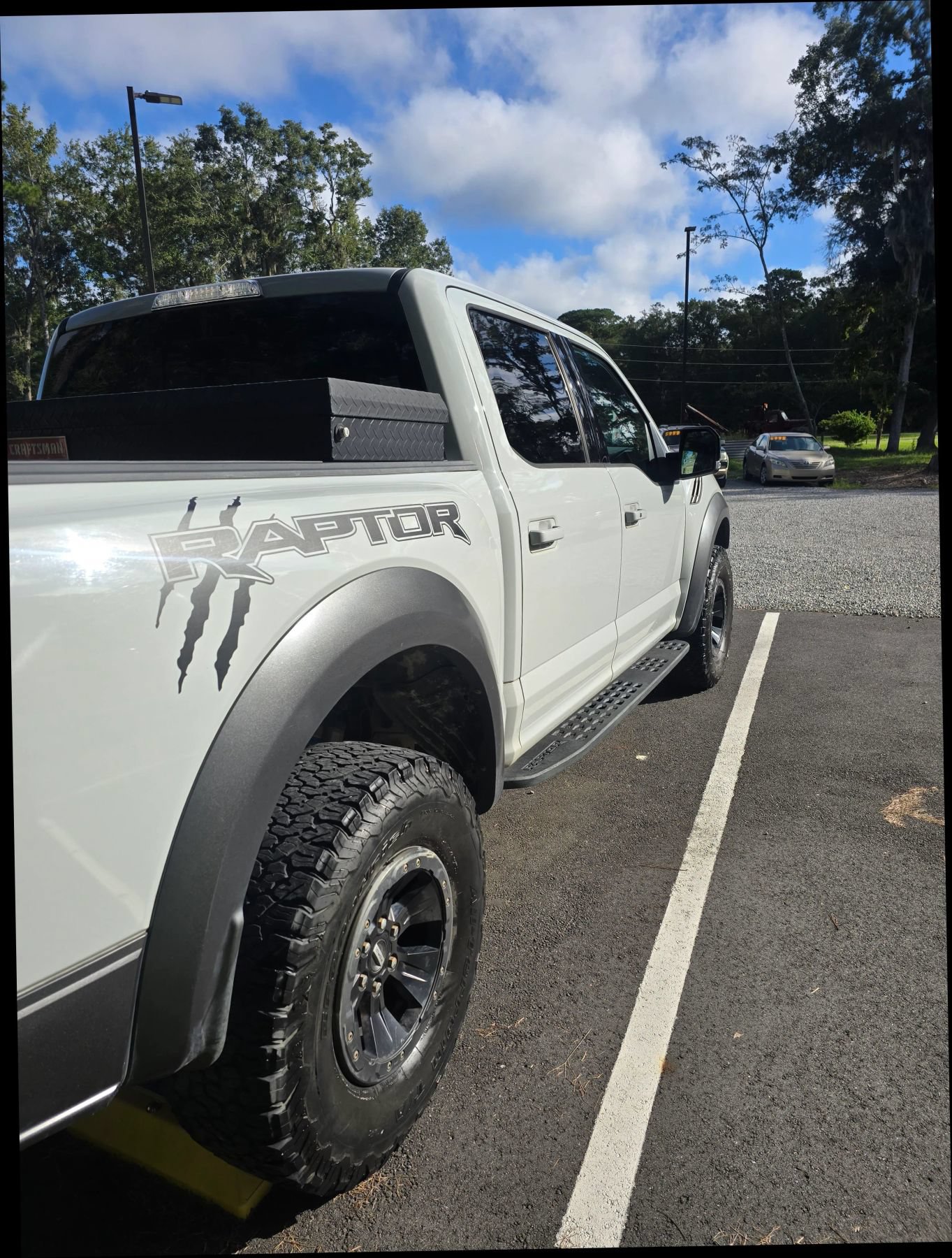 Used 2017 Ford F150 Raptor w/ Equipment Group 802A Luxury AWD/4WD image 9
