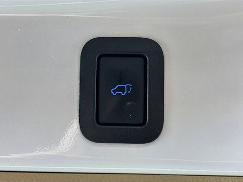 Used 2018 Toyota Highlander Limited image 33