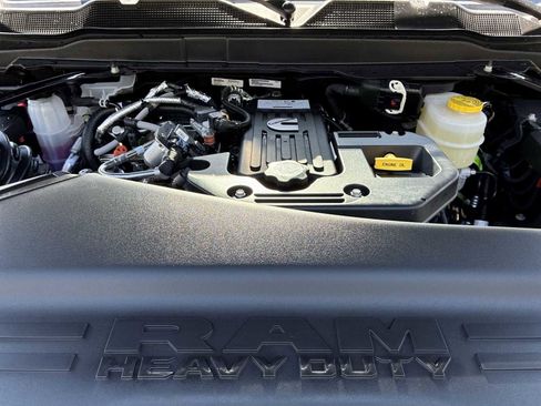 New 2026 RAM 3500 Laramie AWD/4WD image 18