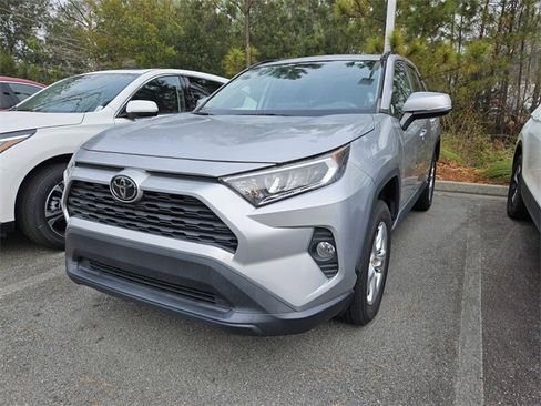 Used 2019 Toyota RAV4 XLE image 2