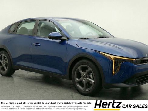 Used 2025 Kia K4 LXS image 1