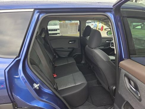 Used 2021 Nissan Rogue SV AWD/4WD image 13