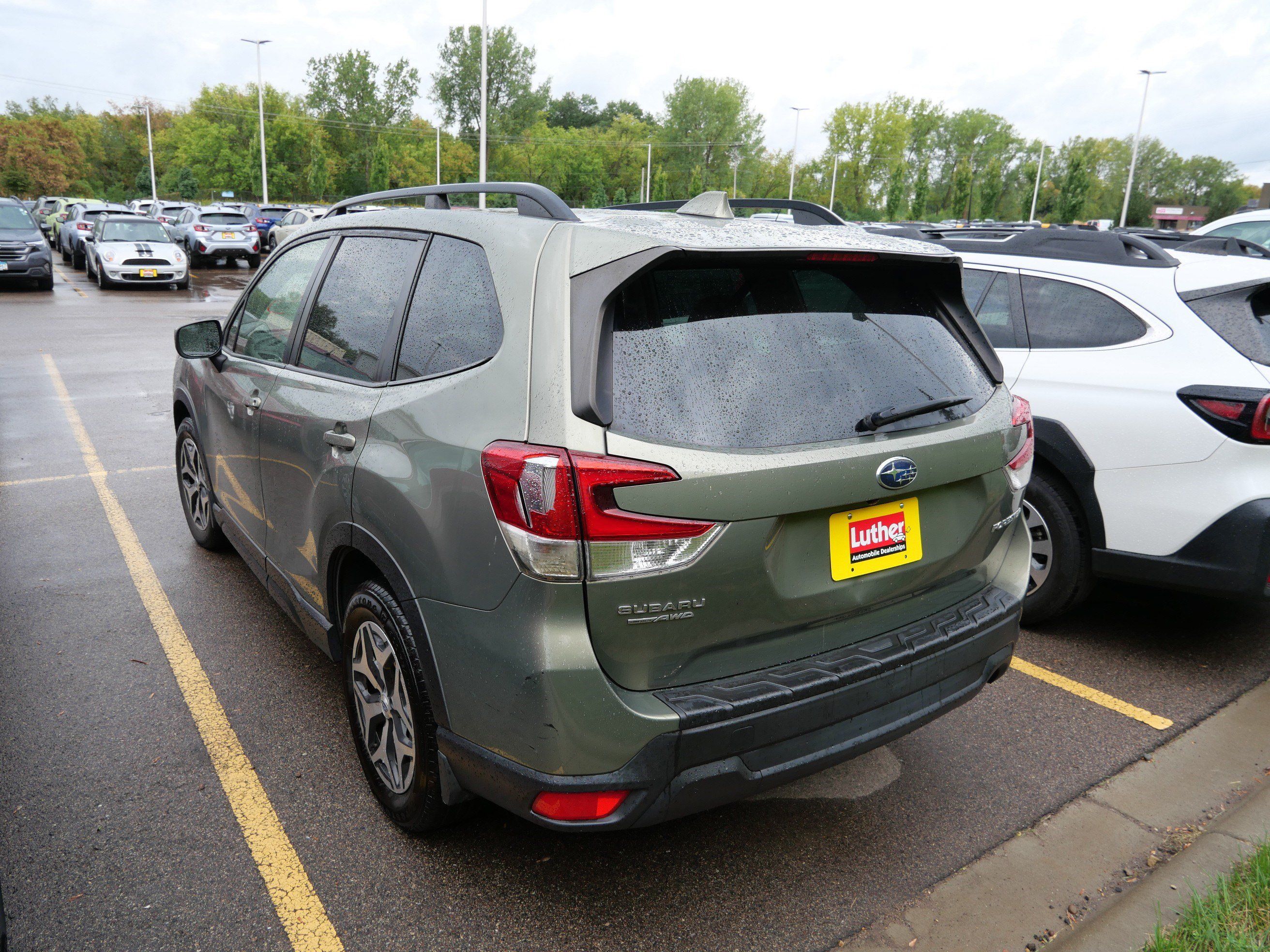 Used 2021 Subaru Forester Premium AWD/4WD image 6