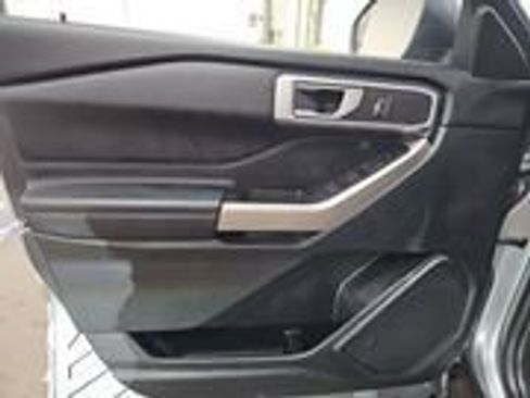 Used 2023 Ford Explorer XLT w/ Equipment Group 202A AWD/4WD image 12