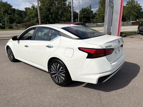 Used 2025 Nissan Altima 2.5 SV FWD image 6
