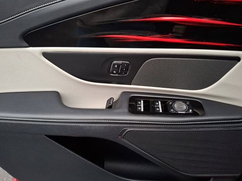 Certified 2024 Lincoln Nautilus Premier image 13