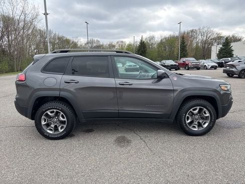 Used 2019 Jeep Cherokee Trailhawk w/ Comfort/Convenience Group AWD/4WD image 13