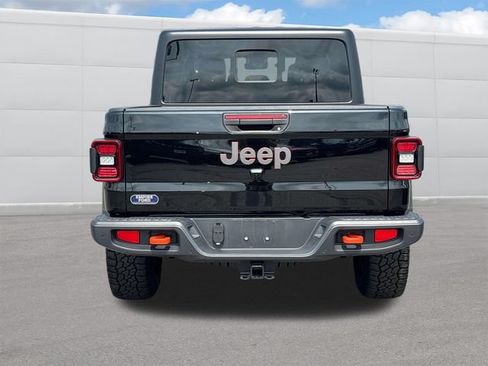 Used 2025 Jeep Gladiator Mojave w/ Safety Group AWD/4WD image 4