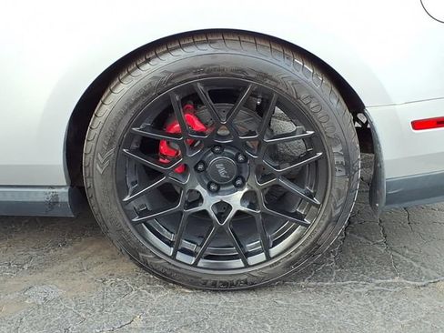 Used 2012 Ford Mustang GT Premium w/ Brembo Brake Pkg RWD image 7