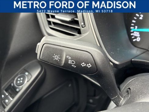 Certified 2022 Ford Escape SE w/ SE Sport Appearance Package image 28