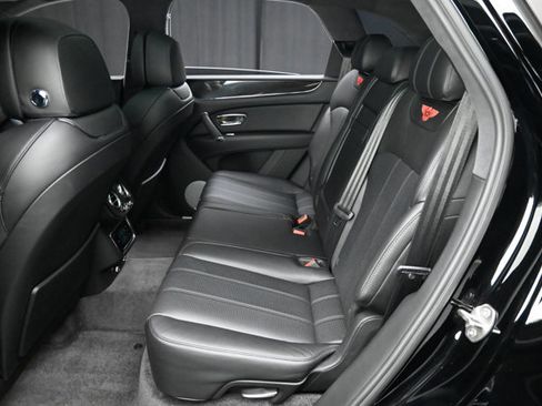 Used 2019 Bentley Bentayga image 58