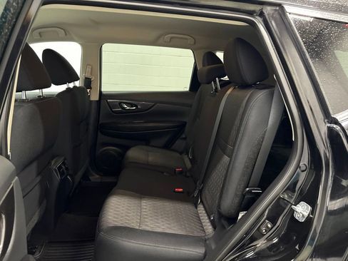 Used 2018 Nissan Rogue SV AWD/4WD image 30