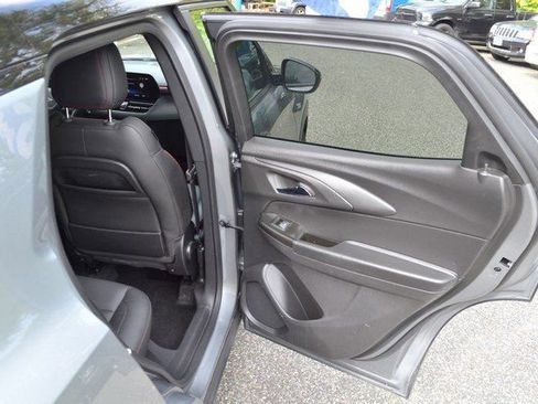 Used 2024 Chevrolet TrailBlazer RS image 34