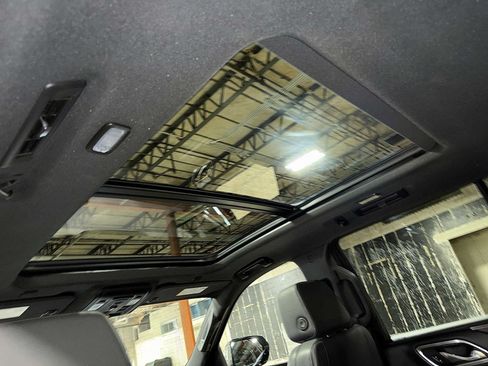 Used 2023 Chevrolet Tahoe Z71 AWD/4WD image 26
