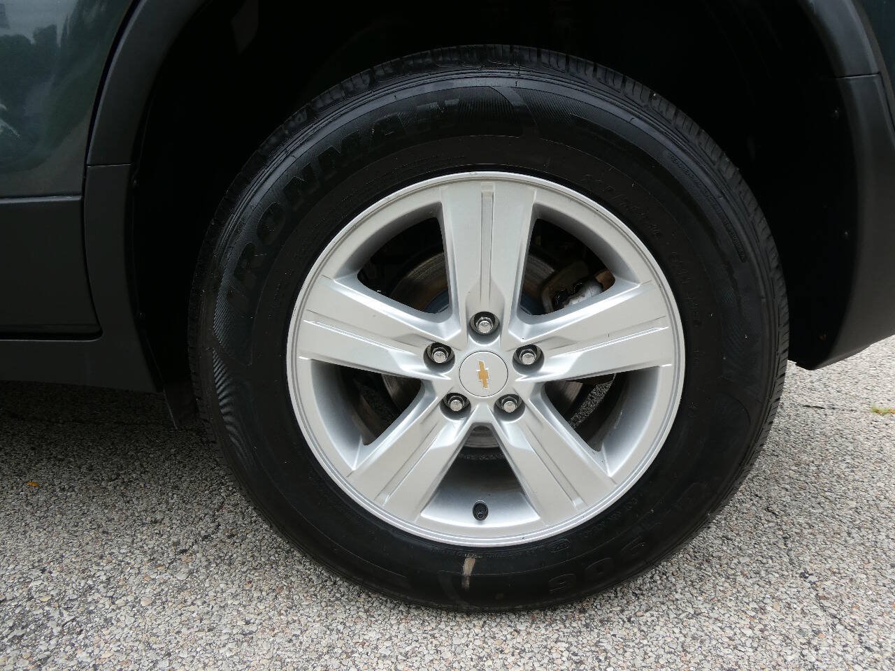 Used 2021 Chevrolet Trax LS w/ Tint and Cruise Package AWD/4WD image 30
