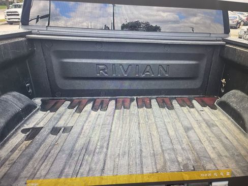 Used 2022 Rivian R1T Adventure image 18