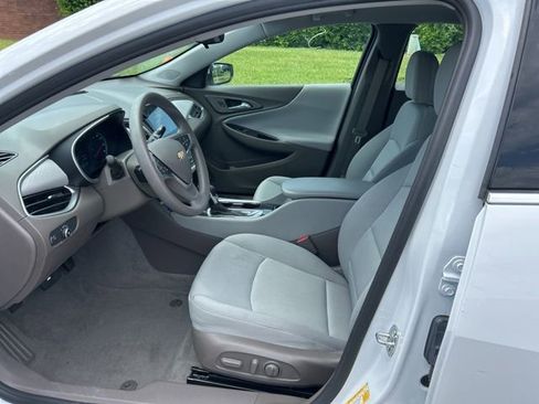 Used 2022 Chevrolet Malibu LS w/ Driver Confidence Package II FWD image 7