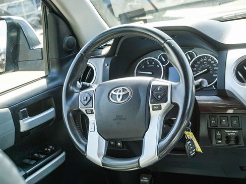 Used 2017 Toyota Tundra Limited w/ Limited Premium Package RWD image 15