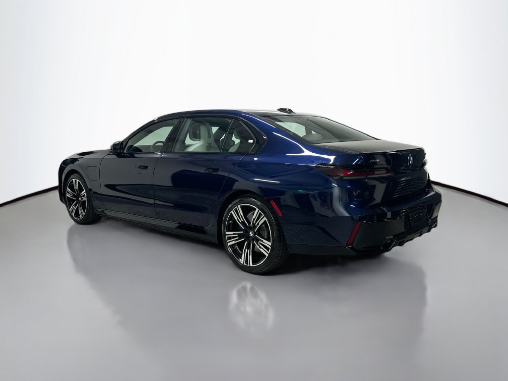 Used 2026 BMW 750e xDrive AWD/4WD image 3
