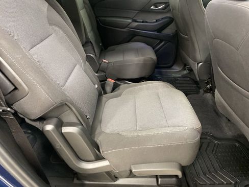 Used 2023 Chevrolet Traverse LT w/ Midnight/Sport Edition image 16