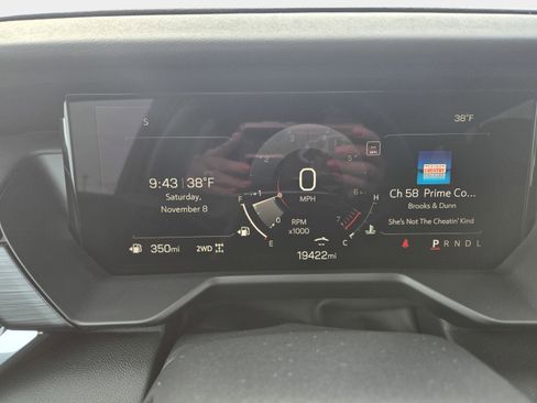 Used 2025 GMC Acadia Elevation image 22