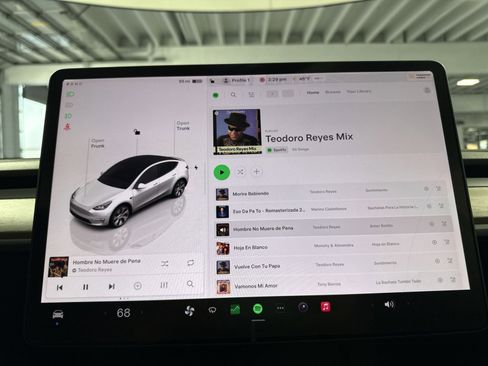 Used 2022 Tesla Model Y Performance image 18