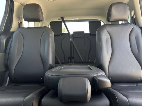 Used 2026 Kia Carnival FWD image 41