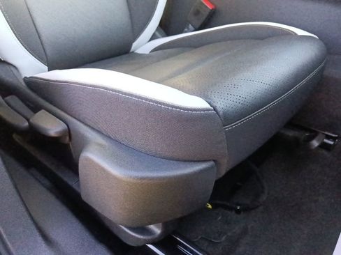 Used 2025 Buick Envision Sport Touring image 33