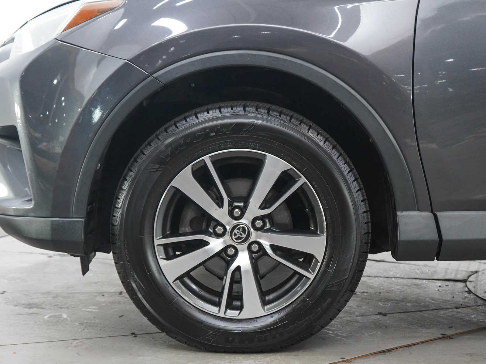 Used 2017 Toyota RAV4 XLE w/ Carpet Mat Package FWD image 27