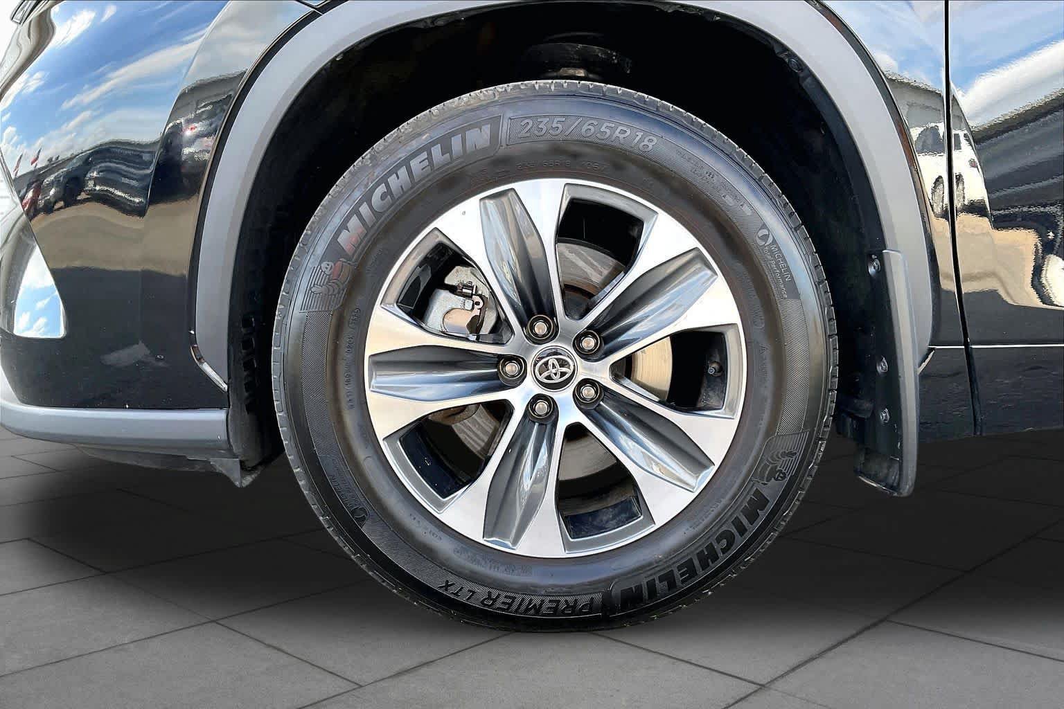 Used 2026 Toyota Highlander XLE AWD/4WD image 11