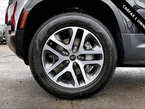 Used 2024 Land Rover Defender 110 S image 32