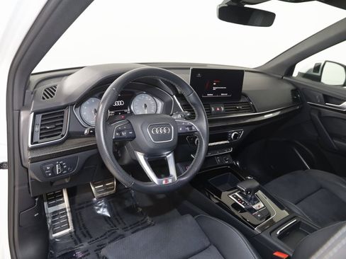 Used 2022 Audi SQ5 Premium image 26