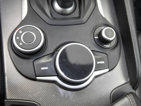 Used 2017 Alfa Romeo Giulia AWD w/ Sport Appearance Package image 28