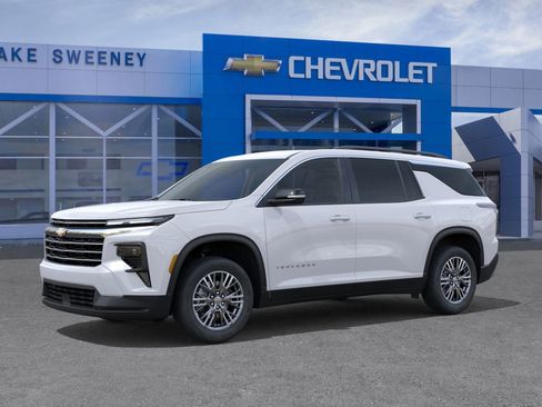 New 2026 Chevrolet Traverse LT image 2