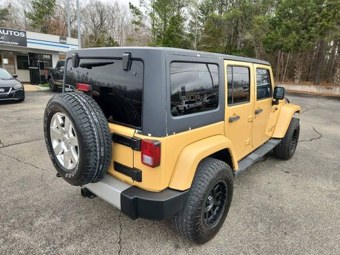 Used 2013 Jeep Wrangler Unlimited Sahara w/ Max Tow Pkg AWD/4WD image 35