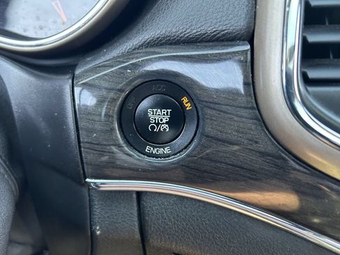Used 2016 Jeep Grand Cherokee Overland AWD/4WD image 17