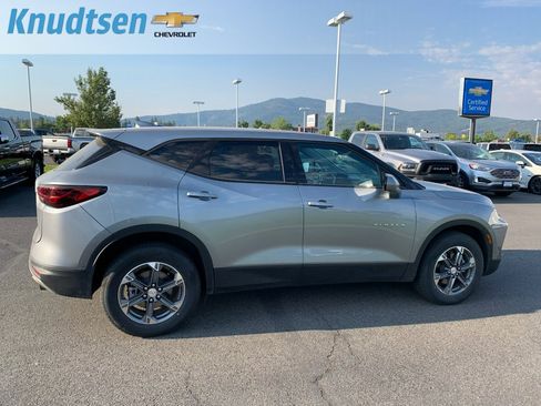 Used 2025 Chevrolet Blazer LT AWD/4WD image 8