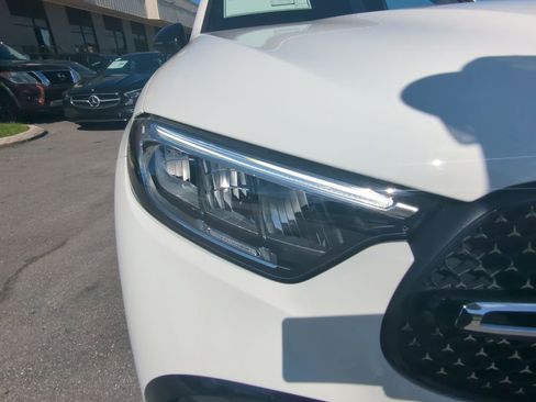 New 2025 Mercedes-Benz GLC 350e 4MATIC image 11
