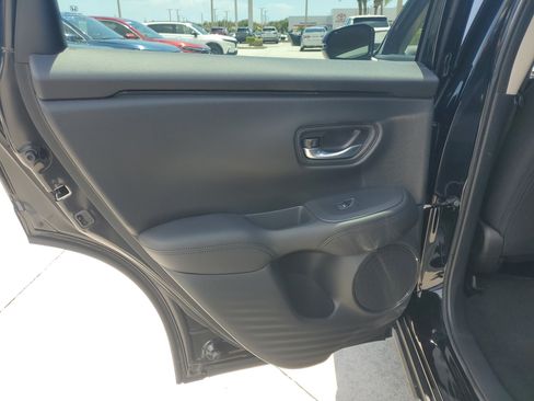 Used 2023 Honda HR-V LX image 14