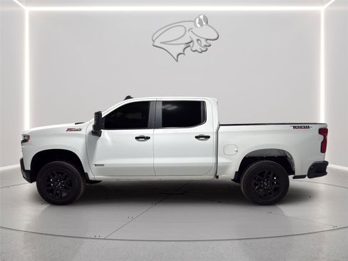 Used 2021 Chevrolet Silverado 1500 LT Trail Boss w/ Convenience Package II image 2